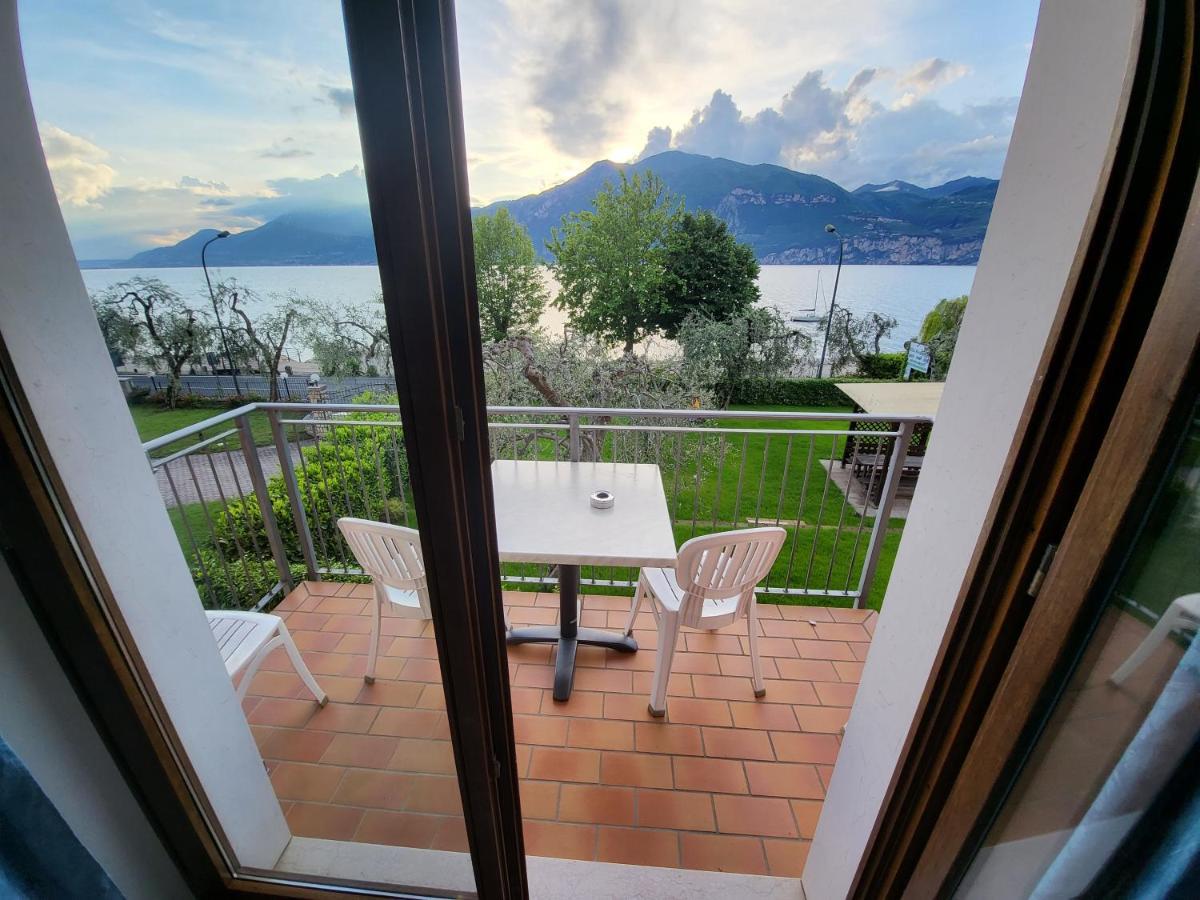 Residence Villa Margherita Brenzone sul Garda Luaran gambar