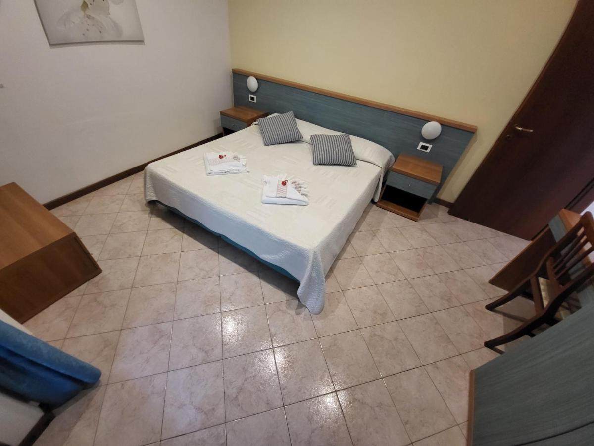 Residence Villa Margherita Brenzone sul Garda Luaran gambar