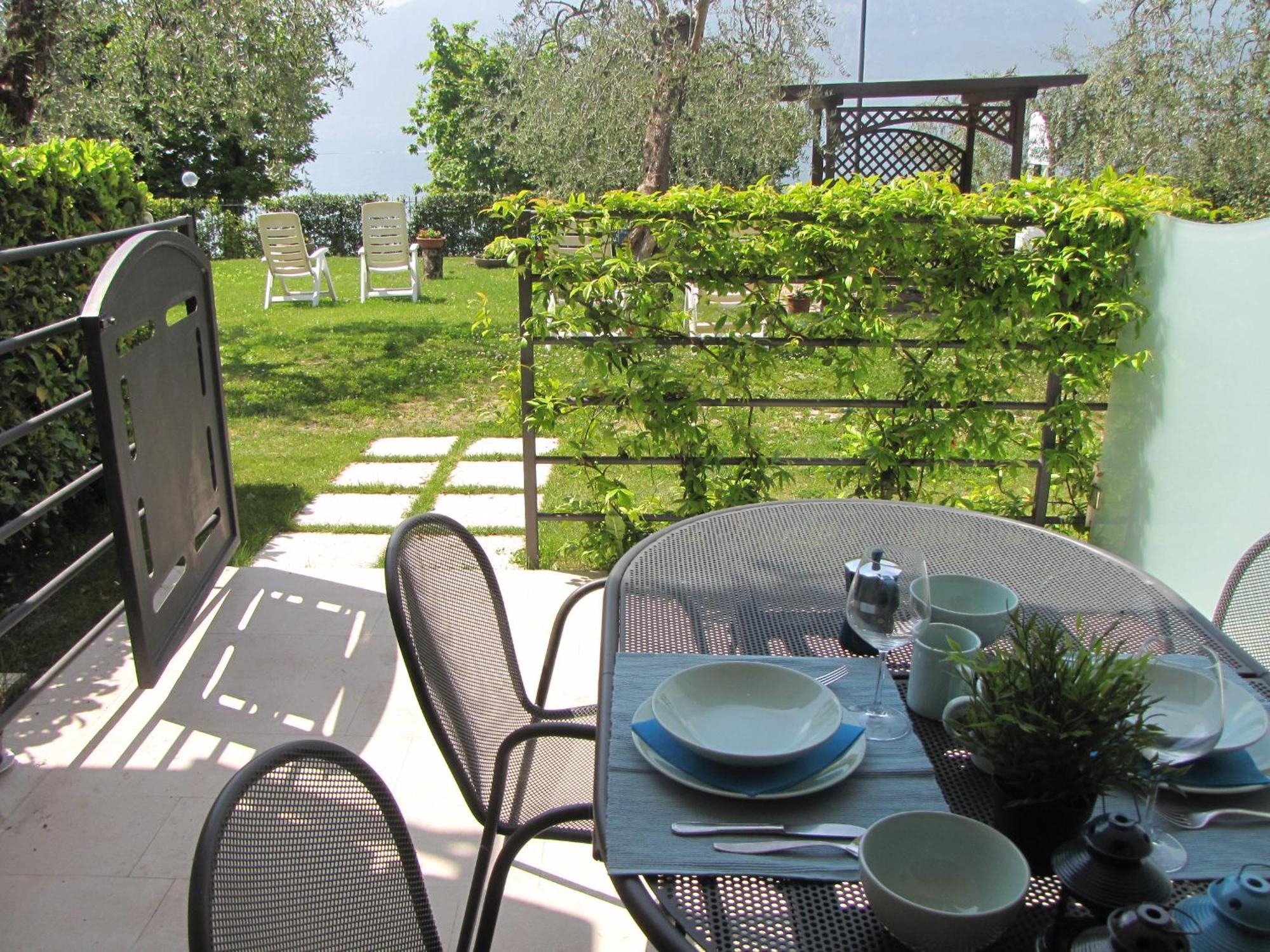 Residence Villa Margherita Brenzone sul Garda Luaran gambar