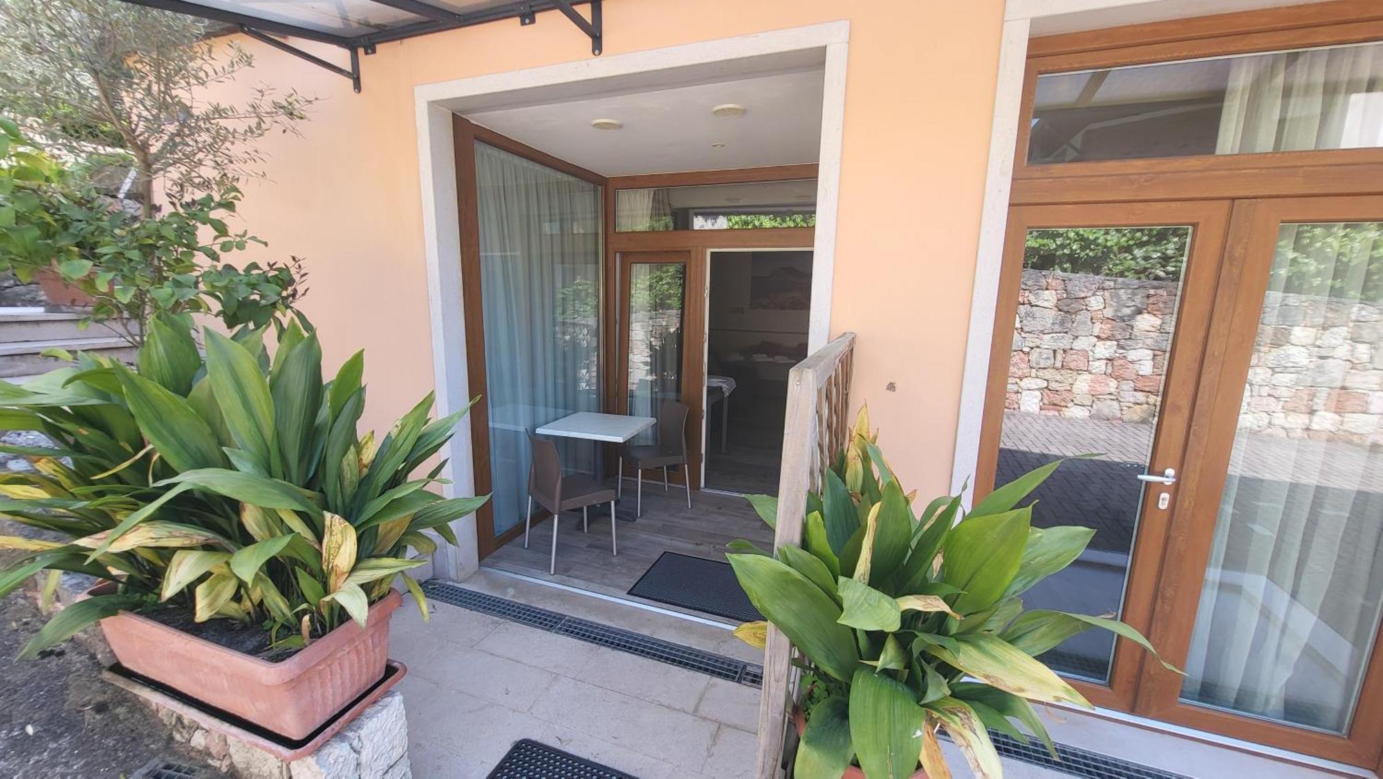 Residence Villa Margherita Brenzone sul Garda Luaran gambar