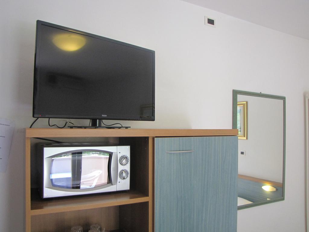 Residence Villa Margherita Brenzone sul Garda Luaran gambar