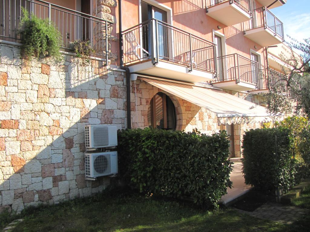 Residence Villa Margherita Brenzone sul Garda Luaran gambar