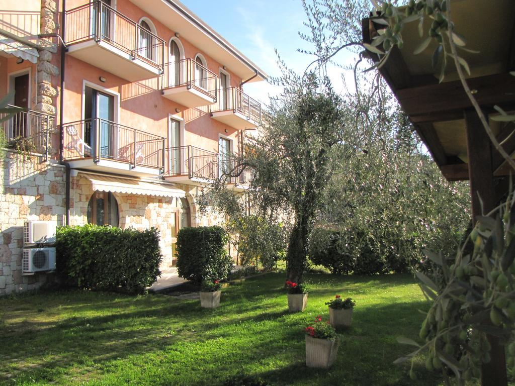 Residence Villa Margherita Brenzone sul Garda Luaran gambar