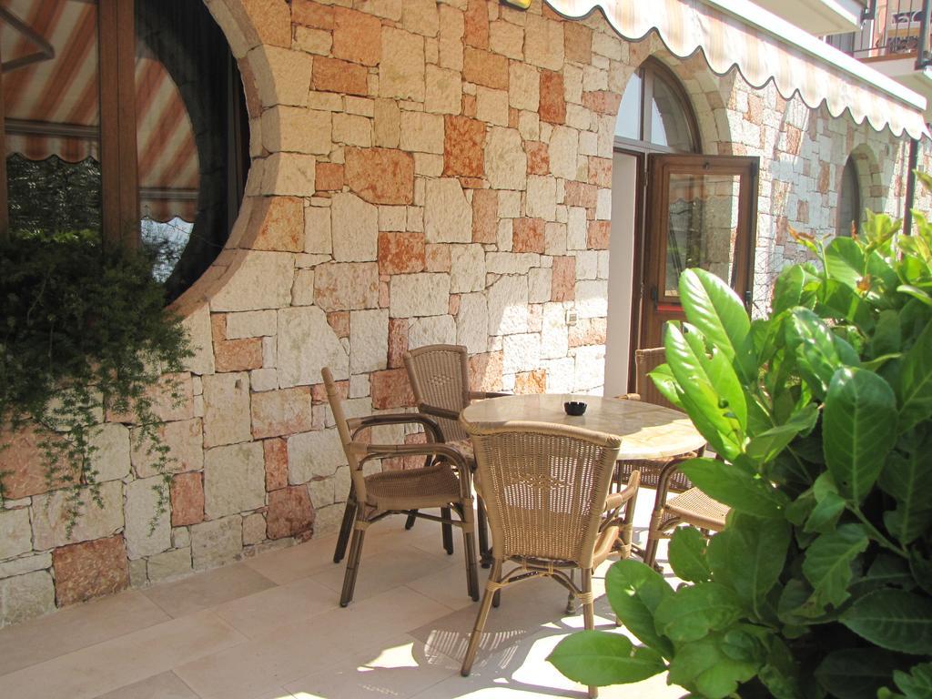 Residence Villa Margherita Brenzone sul Garda Luaran gambar