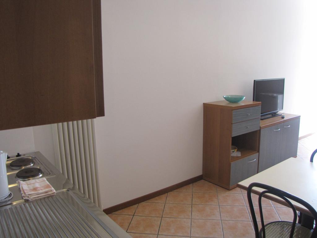 Residence Villa Margherita Brenzone sul Garda Luaran gambar