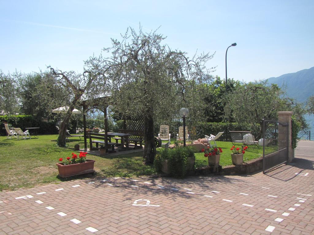 Residence Villa Margherita Brenzone sul Garda Luaran gambar