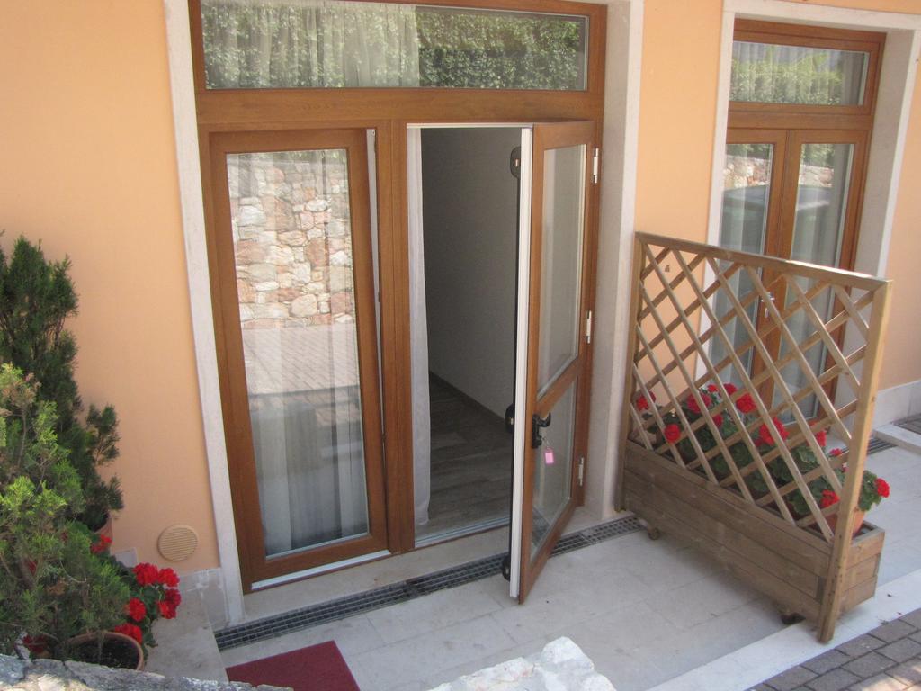 Residence Villa Margherita Brenzone sul Garda Luaran gambar