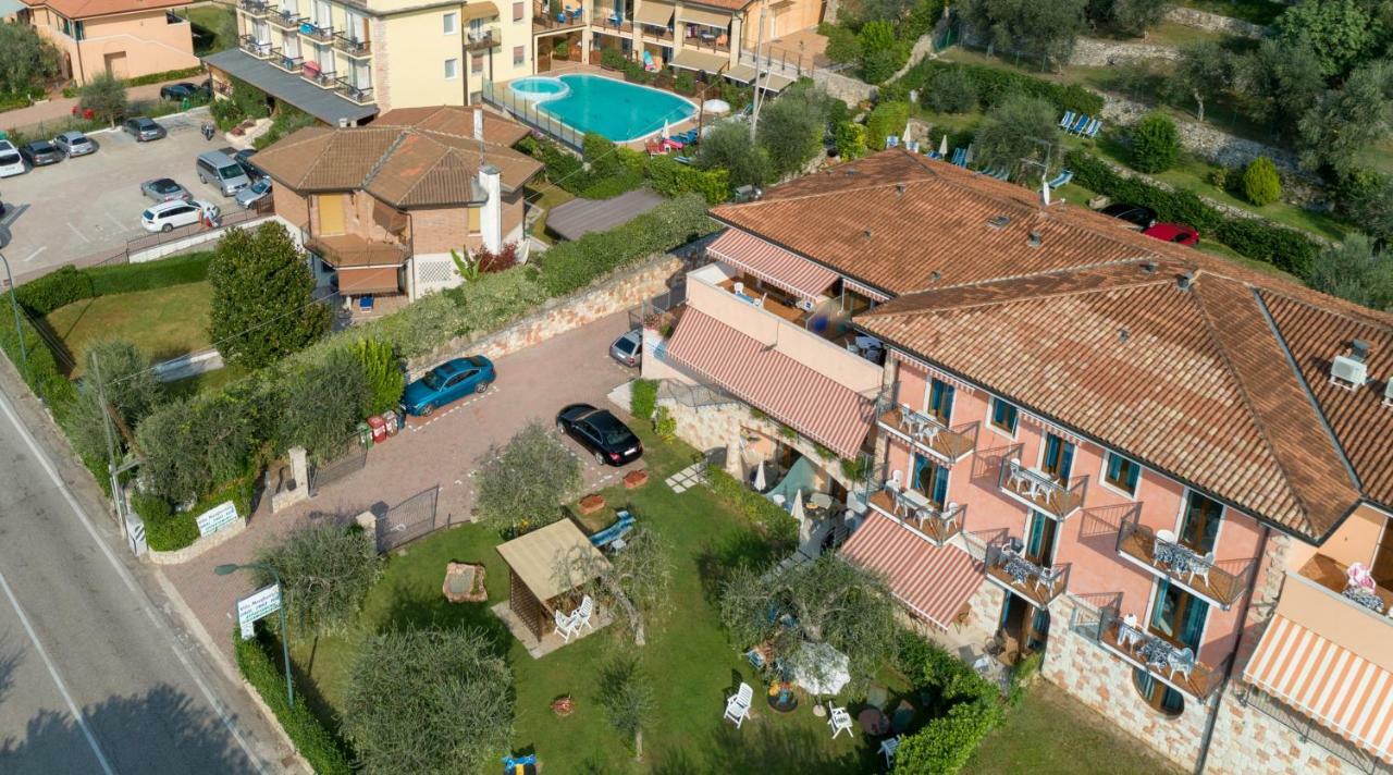 Residence Villa Margherita Brenzone sul Garda Luaran gambar