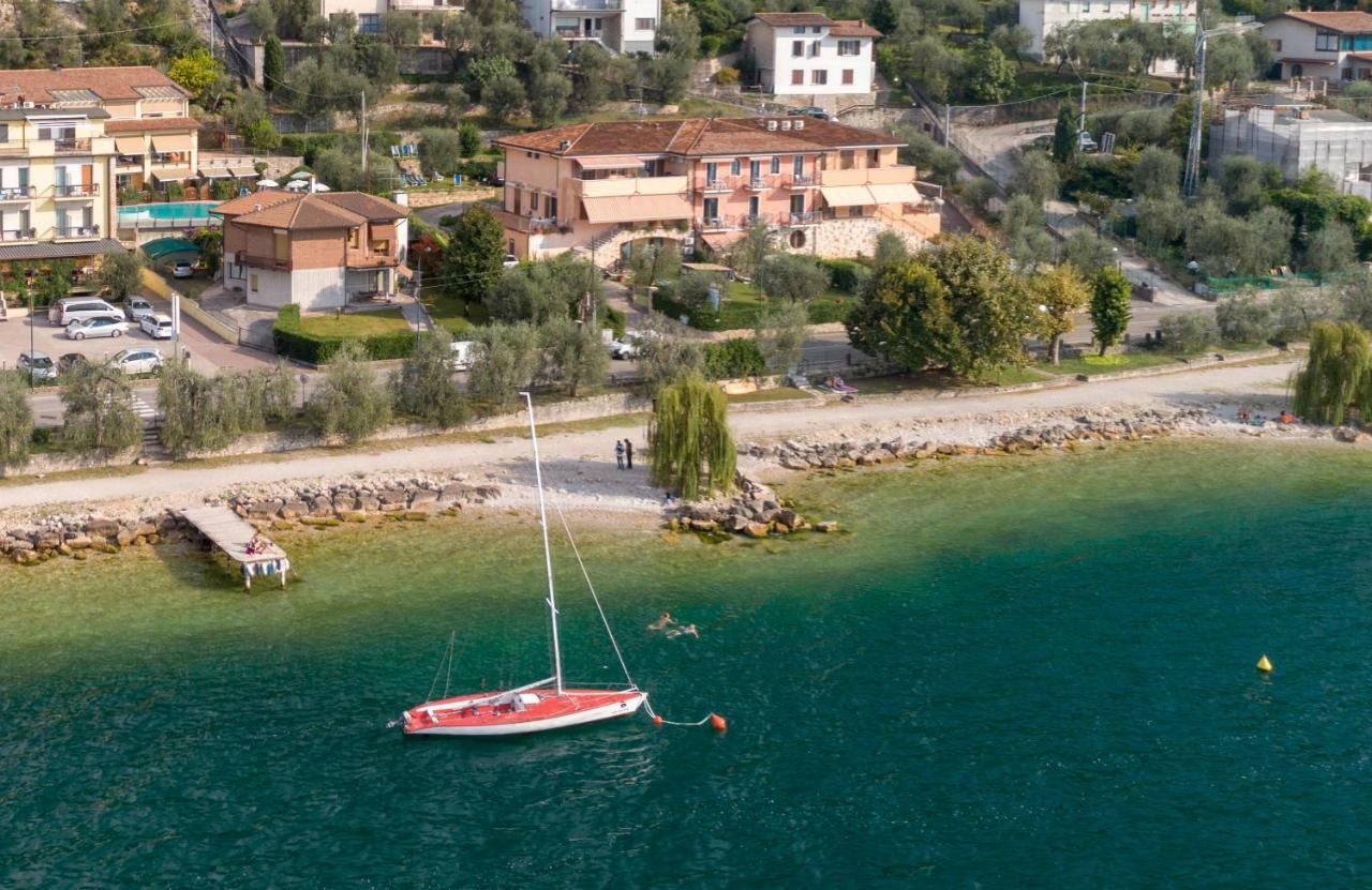Residence Villa Margherita Brenzone sul Garda Luaran gambar